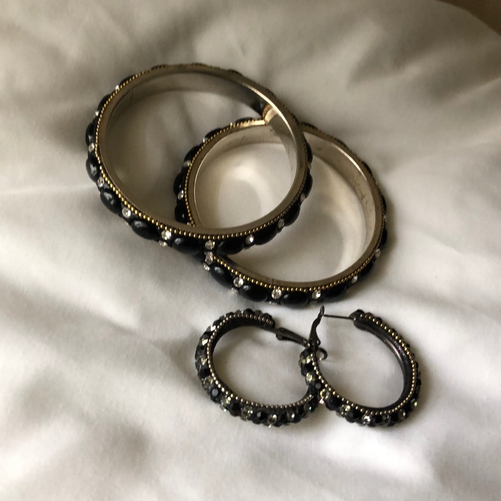 Bracelet and earring set